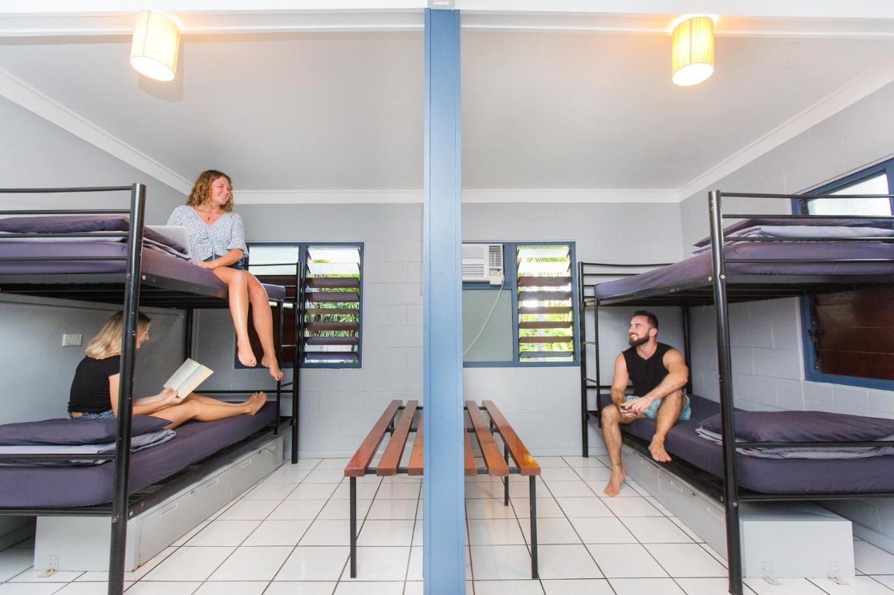Why Not Backpackers Hostel Cairns Exterior photo